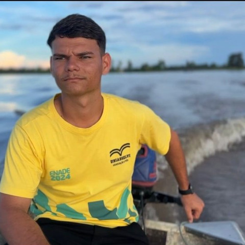 Wilke Carneiro, 21 anos, leva em torno de 2h30 para sair de casa e chegar até o polo